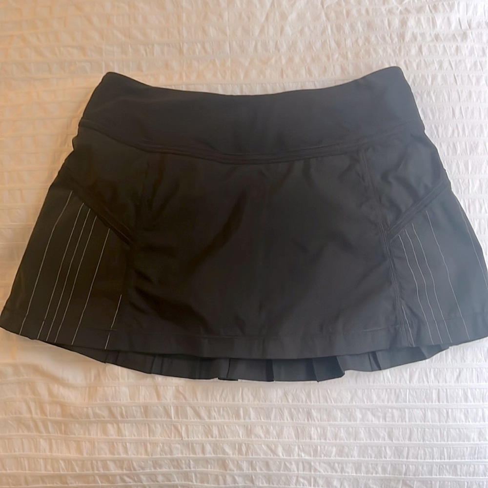 Lululemon skirt for tennis / running / pickle ball / everyday size 4